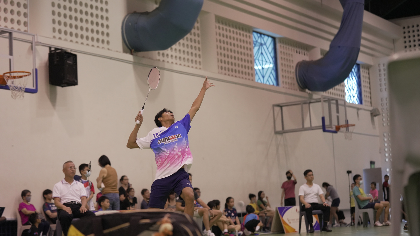 Player preparing an overhead shot at the KSA x SIB Challenge